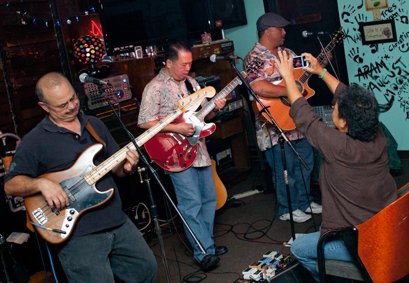 Terry Kakazu (right) takes her favorite seat in the house—right in front of Summer.