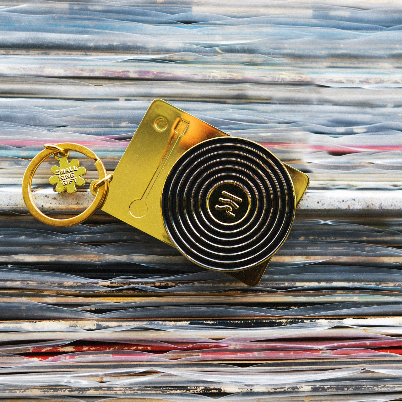 キーホルダー - ゴールドレコードプレーヤー（Small Kine Gift x AGS）