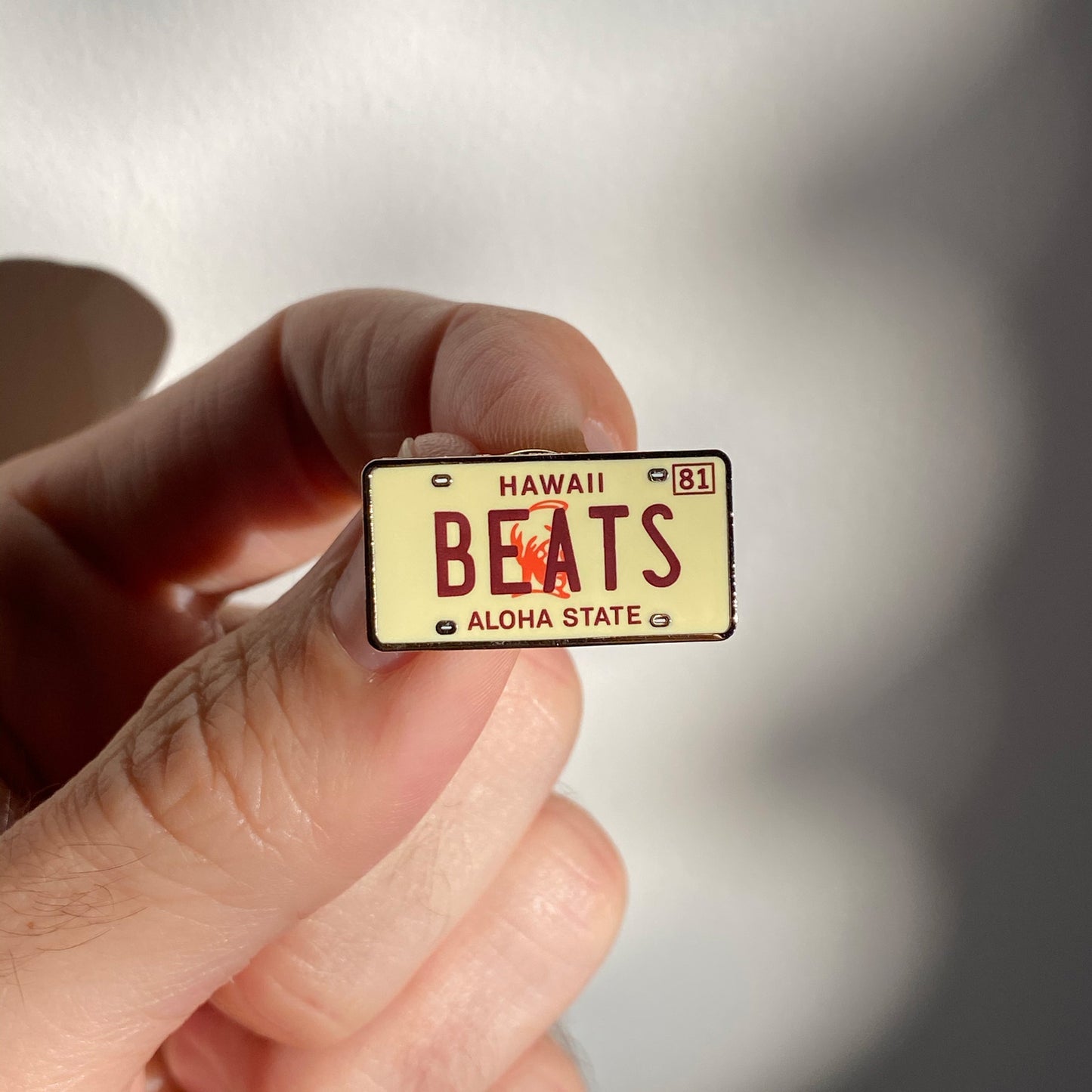 カメハメハ・ハワイのナンバープレート「ジャンル」ピン